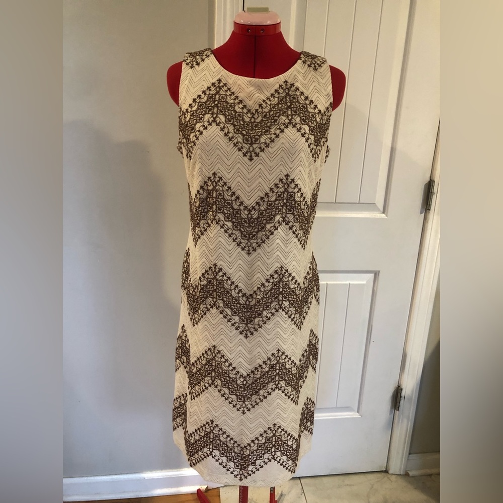 CB Established 1962 White And Brown Crochet Sleeveless Shift Dress